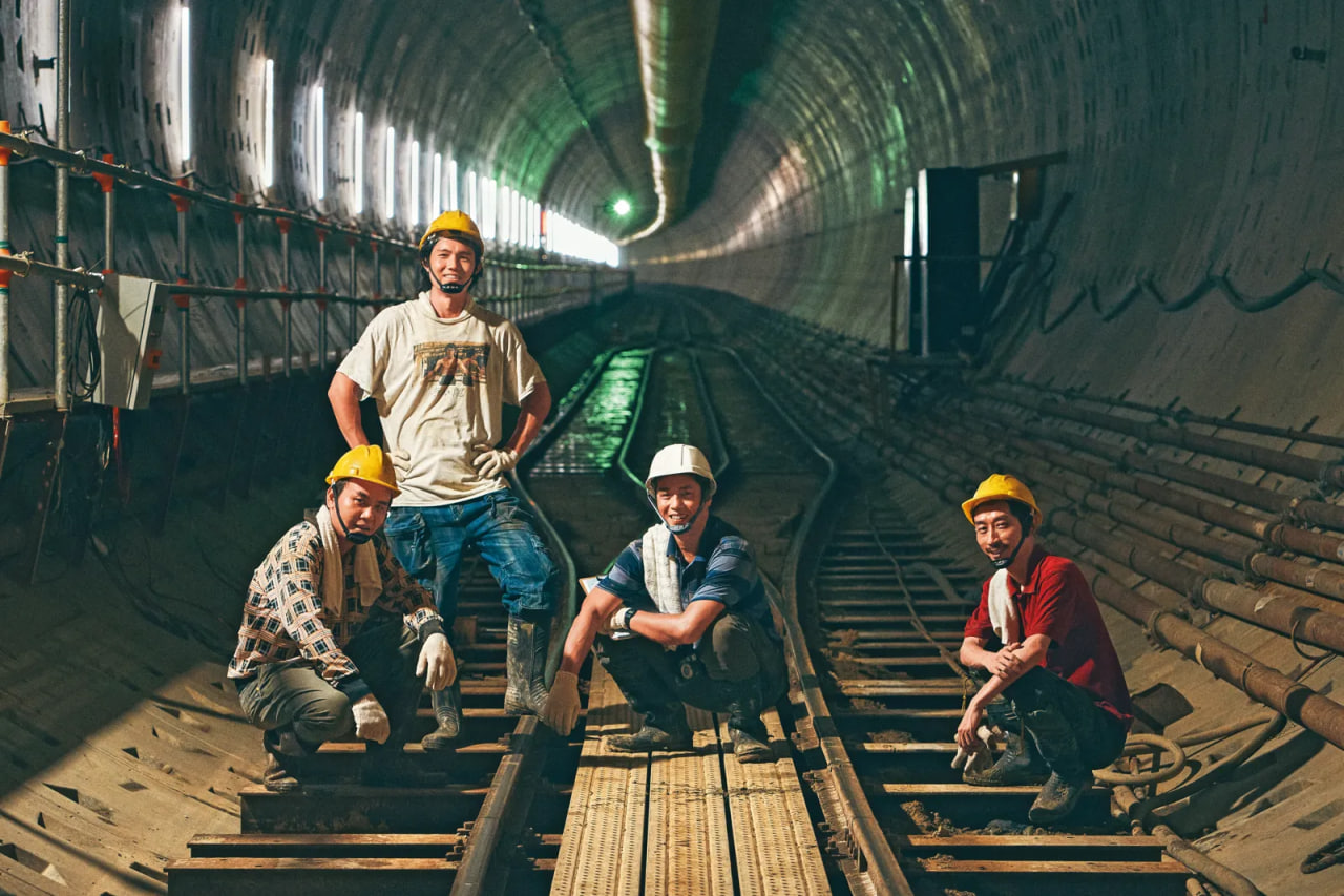 Entertainment Insight / ‘Urban Ancestors’ หยิบยกประเด็นอุบัติเหตุจากการทำงานร่วมกัน มาถ่ายทอดผ่านแนวแฟนตาซี-สัจนิยม เพื่อสะท้อนบรรยากาศชีวิตชนชั้นล่างในแต่ละยุคสมัย